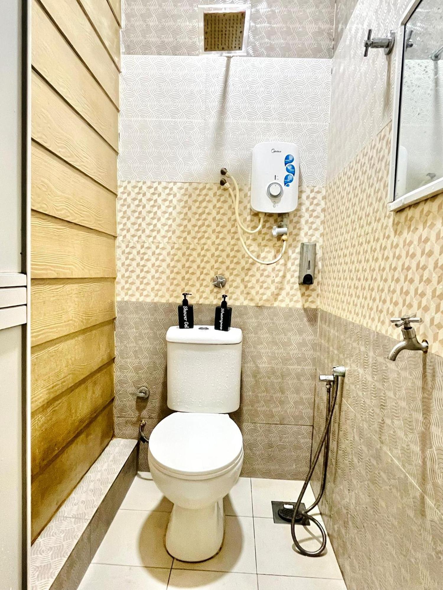 Suza Hostel 툼팻 외부 사진
